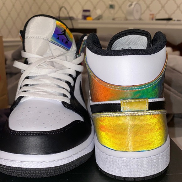 Jordan 1 Special Edition - Picture 2 of 6